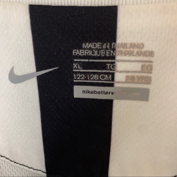 Nike- Black & White Striped Jersey size XLarge - Picture 9 of 9